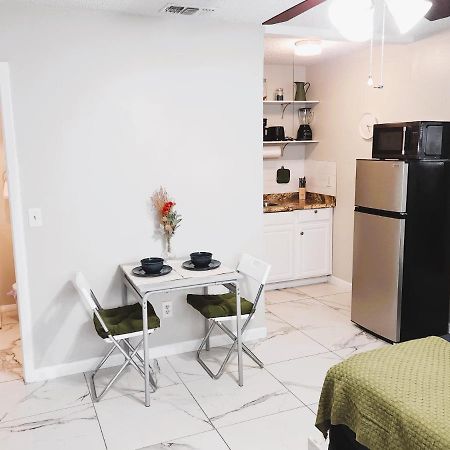 Adorable Mini Suite In Тампа Екстериор снимка